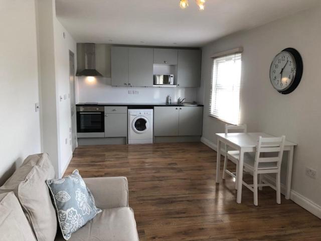 Apartment Fantastic Large 1 Bed Loft Flat Close To Heathrow - 77vfr5