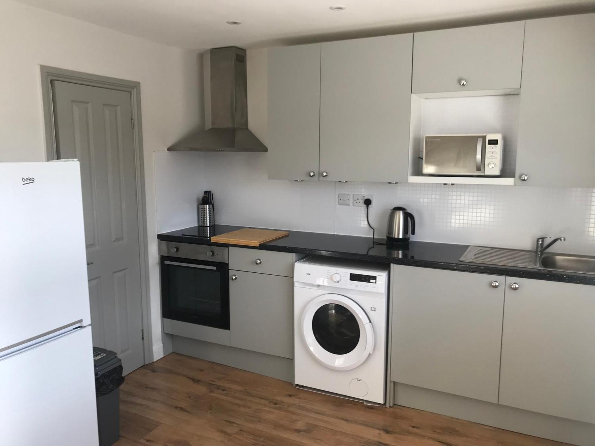 Fantastic Large 1 Bed Loft Flat Close To Heathrow - 77vfr5 *